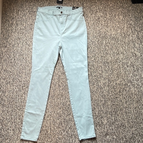 Brand new Women’s Fashion Nova skinny Jeans-Size 14 - Picture 4 of 5